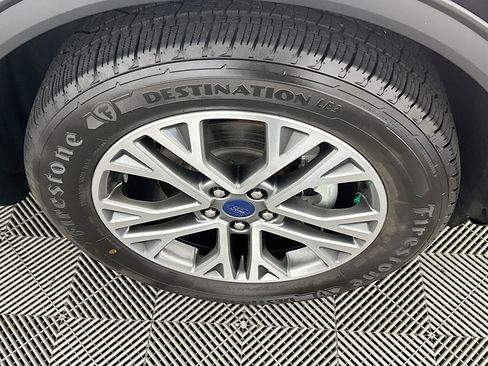 Used 2022 Ford Escape SEL image 11