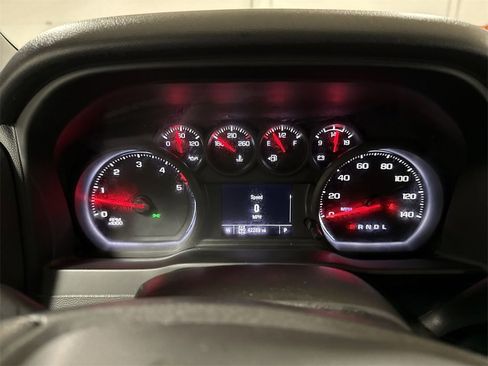 Used 2022 Chevrolet Silverado 2500 Custom w/ Custom Value Package image 11