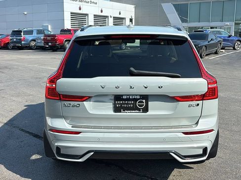 Certified 2025 Volvo XC60 B5 Ultra AWD/4WD image 28