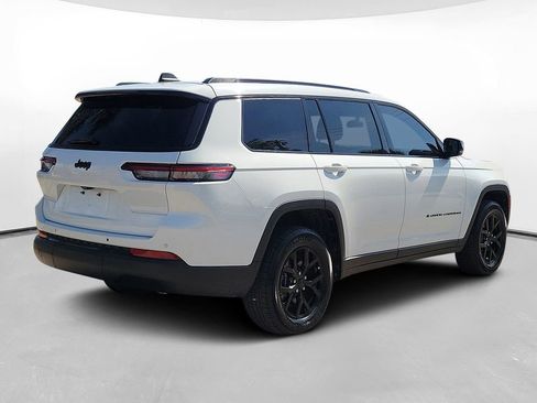 Used 2024 Jeep Grand Cherokee L Altitude RWD image 4