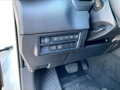 Used 2024 Toyota Tundra Limited AWD/4WD image 33