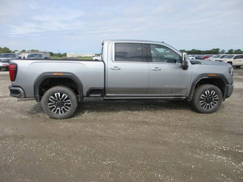 New 2026 GMC Sierra 2500 Denali Ultimate AWD/4WD image 3