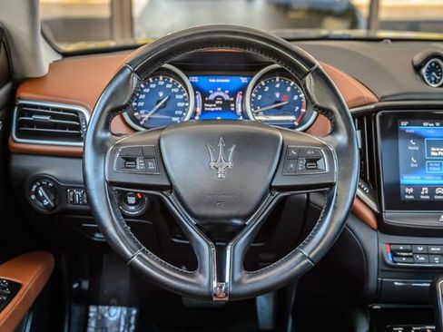 Used 2018 Maserati Ghibli RWD image 30
