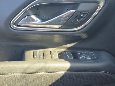 Used 2023 Chevrolet Suburban Premier image 28