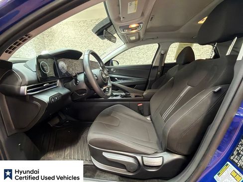 Used 2025 Hyundai Elantra SEL FWD image 22