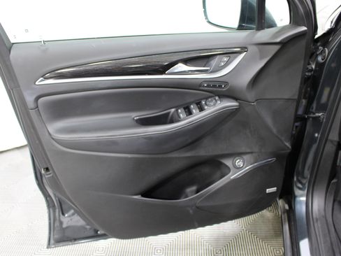 Used 2019 Buick Enclave Avenir w/ Avenir Technology Package FWD image 6