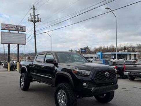 Used 2019 Toyota Tacoma SR5 image 3