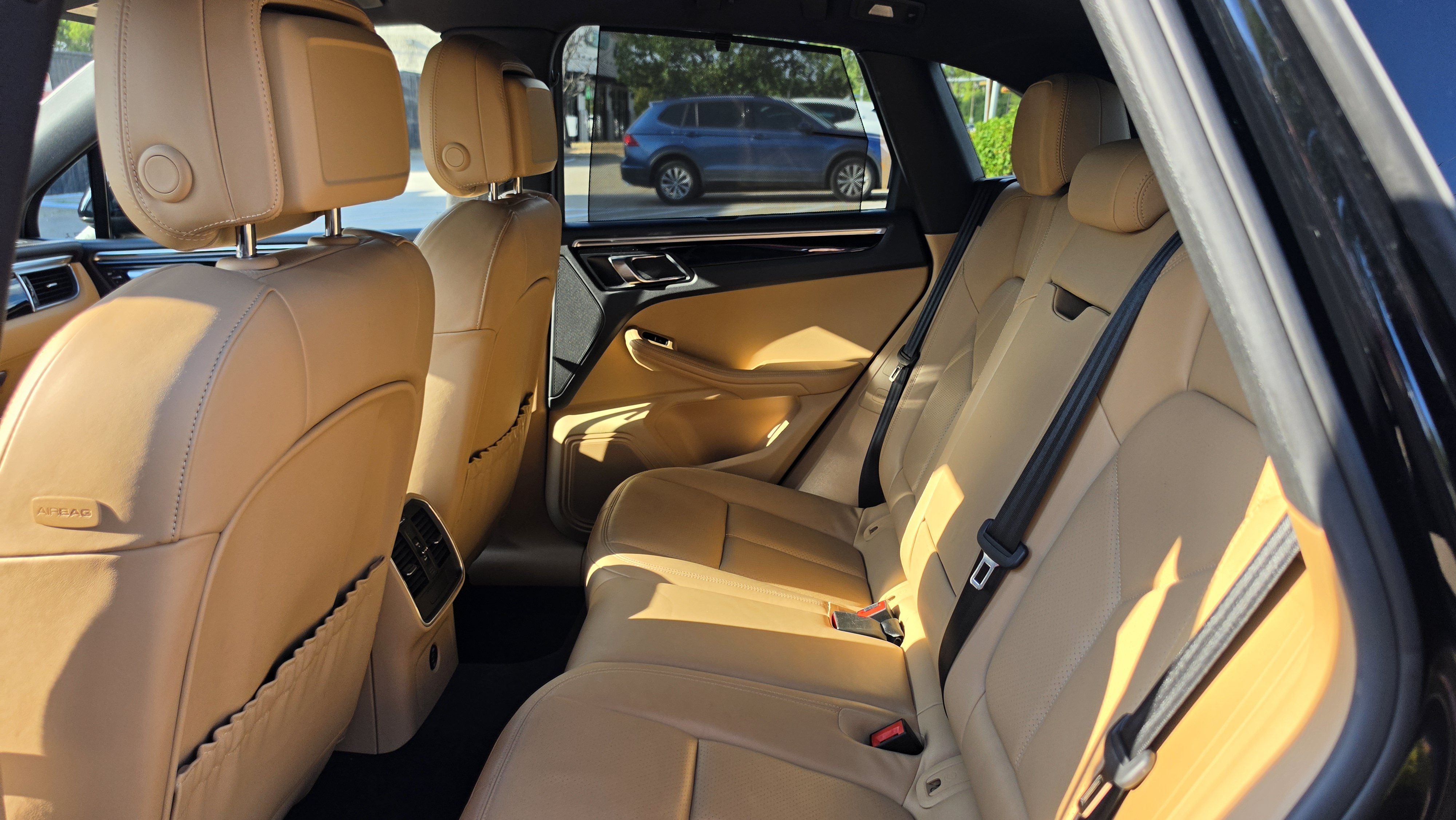 Used 2018 Porsche Macan AWD/4WD image 22