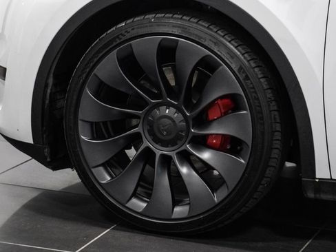Used 2023 Tesla Model Y Long Range AWD/4WD image 48
