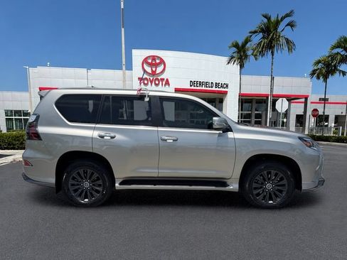 Used 2023 Lexus GX 460 Premium w/ Accessory Package AWD/4WD image 8