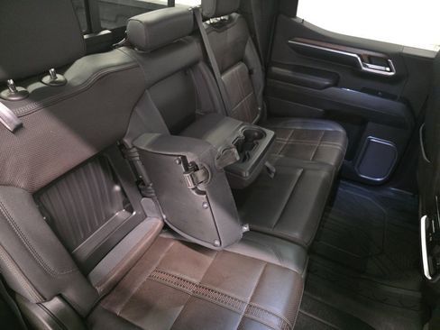 Used 2022 Chevrolet Silverado 1500 High Country w/ Z71 Off-Road Package image 10