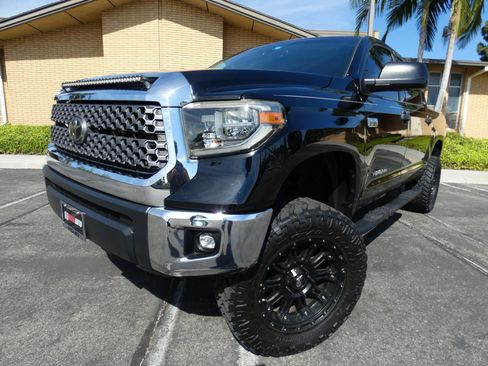 Used 2018 Toyota Tundra SR5 w/ TRD Off Road Package image 19
