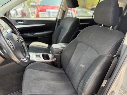Used 2013 Subaru Outback 2.5i Premium AWD/4WD image 12