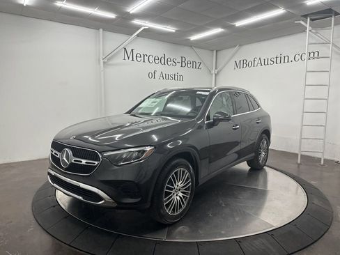 Used 2026 Mercedes-Benz GLC 300 image 3