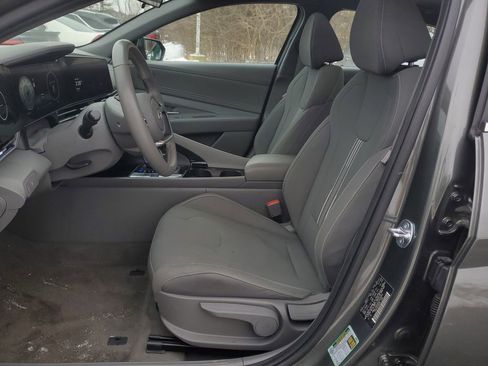 Used 2025 Hyundai Elantra SEL image 13