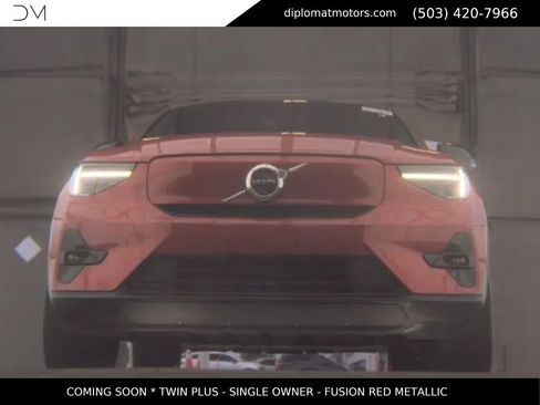 Used 2023 Volvo C40 P8 Recharge Plus w/ Climate Package AWD/4WD image 3