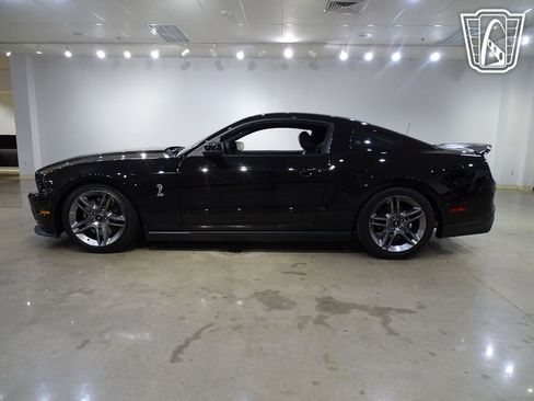 Used 2010 Ford Mustang Shelby GT500 image 32