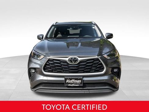 Used 2023 Toyota Highlander XLE AWD/4WD image 4