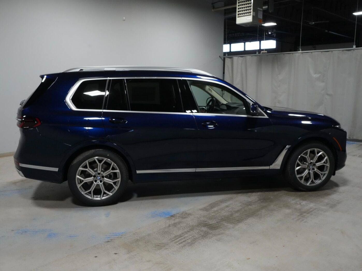 Used 2027 BMW X7 xDrive40i w/ Premium Package AWD/4WD image 22