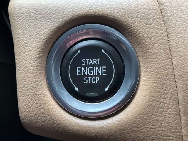 Used 2021 Chevrolet Tahoe Premier w/ Premium Package AWD/4WD image 16