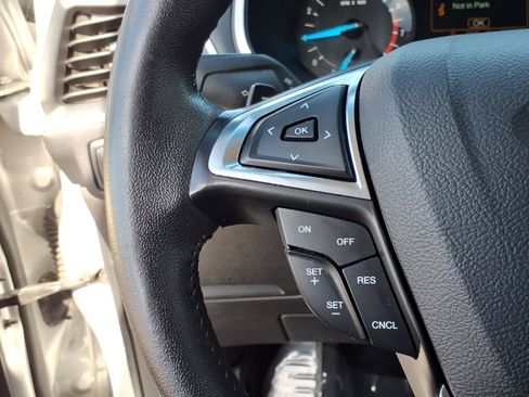 Used 2018 Ford Edge SEL image 31