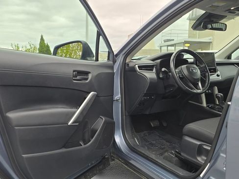 Used 2024 Toyota Corolla Cross LE AWD/4WD image 19