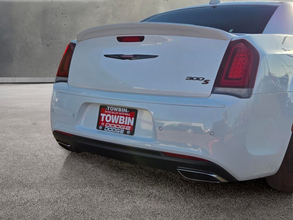 Used 2023 Chrysler 300 S w/ Comfort Group RWD image 5