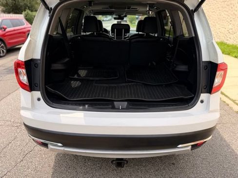 Used 2020 Honda Pilot Touring image 8