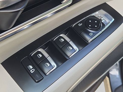 Certified 2023 Kia Telluride EX w/ EX Captain's Chair Package AWD/4WD image 27
