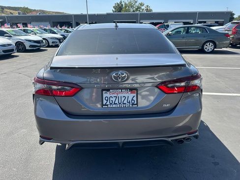 Used 2023 Toyota Camry SE image 4
