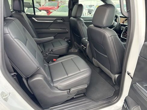 Used 2024 GMC Acadia Elevation image 24