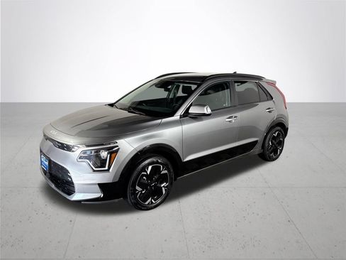 Certified 2024 Kia Niro Wind w/ Wind Preserve Package FWD image 2