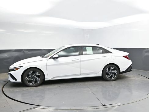 Used 2024 Hyundai Elantra Limited FWD image 6