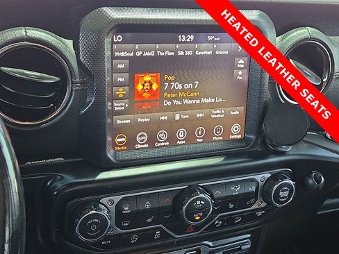 Used 2021 Jeep Wrangler Unlimited Sahara AWD/4WD image 16