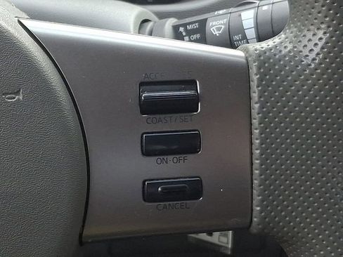 Used 2012 Nissan Frontier SV image 21