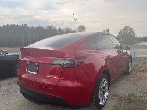 Used 2021 Tesla Model Y Long Range image 10