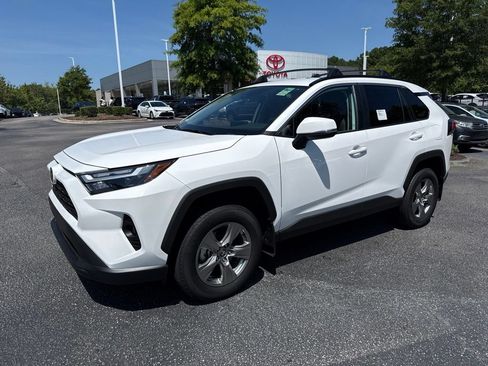 Used 2025 Toyota RAV4 XLE FWD image 2