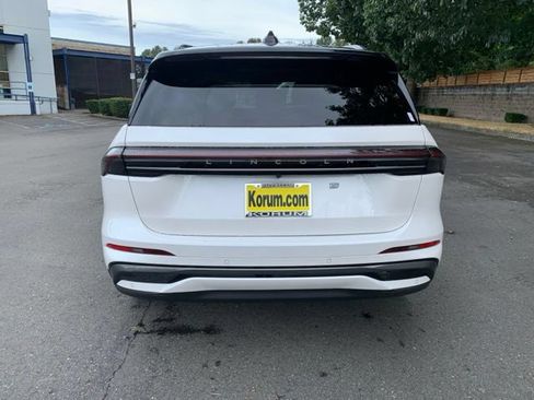 New 2026 Lincoln Nautilus Reserve w/ Jet Appearance Package AWD/4WD image 4