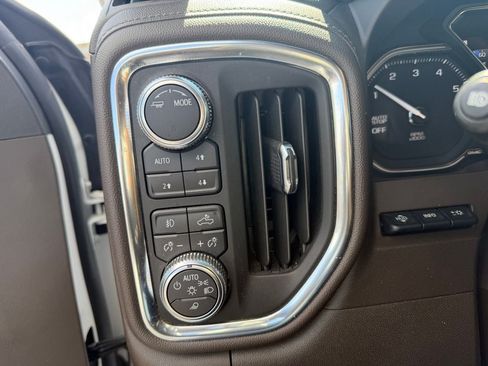 Used 2021 GMC Sierra 1500 Denali w/ Denali Ultimate Package AWD/4WD image 13