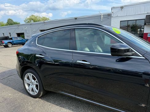 Used 2017 Maserati Levante w/ Sport Package AWD/4WD image 13