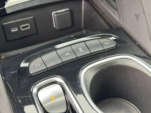 Used 2022 Buick Envision Essence w/ Safety Package image 23