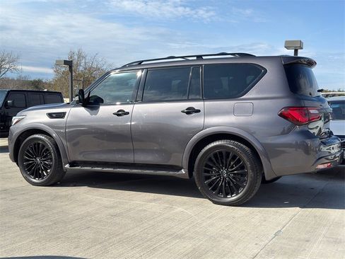 Used 2023 INFINITI QX80 Sensory w/ All-Season Package image 8