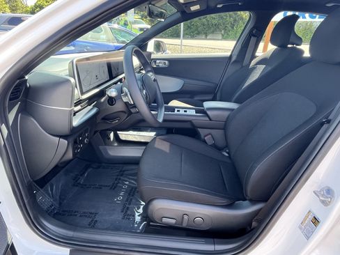 Certified 2025 Hyundai Ioniq 6 SE RWD image 10