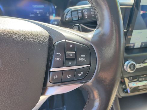 Used 2020 Ford Explorer Platinum w/ Premium Technology Package AWD/4WD image 19