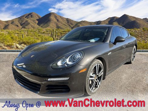Used 2015 Porsche Panamera 4S image 1