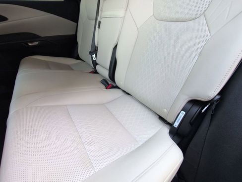 Used 2024 Lexus RX 350 w/ Technology Package image 16