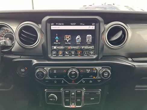 Used 2020 Jeep Gladiator Overland image 14