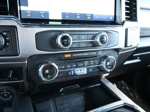 Used 2022 Ford F250 Platinum w/ Tremor Off-Road Package image 28
