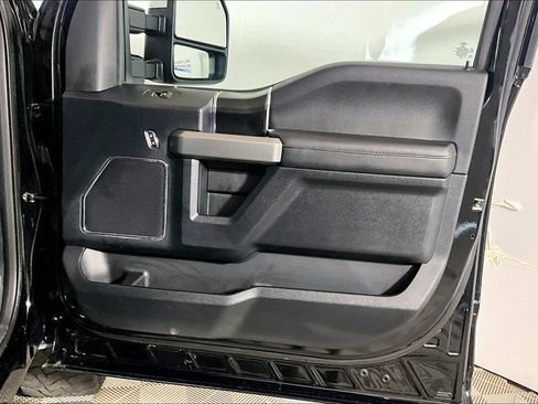 Used 2018 Ford F250 Platinum w/ Platinum Ultimate Package AWD/4WD image 19