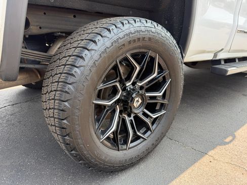 Used 2015 GMC Sierra 2500 SLT w/ Driver Alert Package AWD/4WD image 30